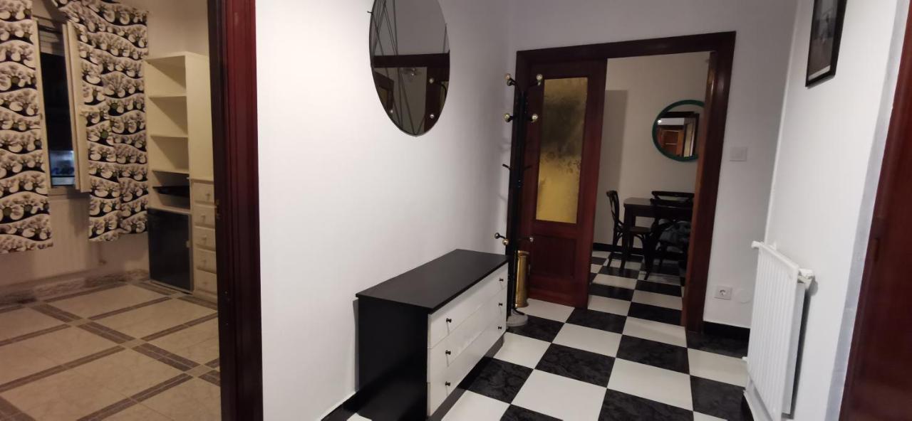 Apartament A Cinco Minutos De Todo Oviedo Zewnętrze zdjęcie