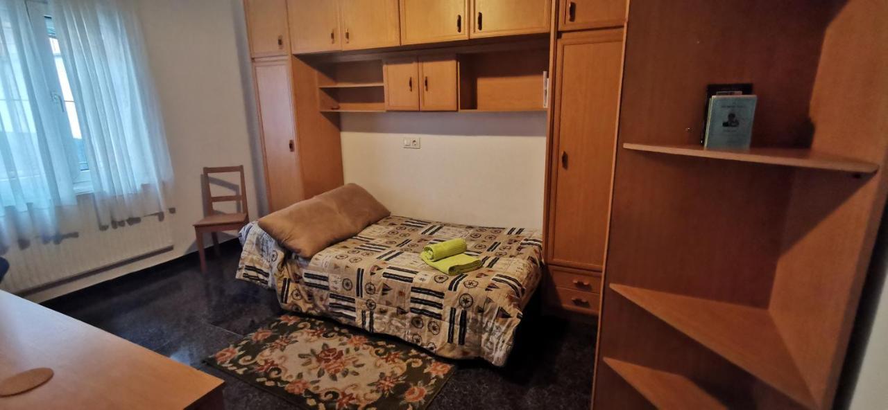 Apartament A Cinco Minutos De Todo Oviedo Zewnętrze zdjęcie